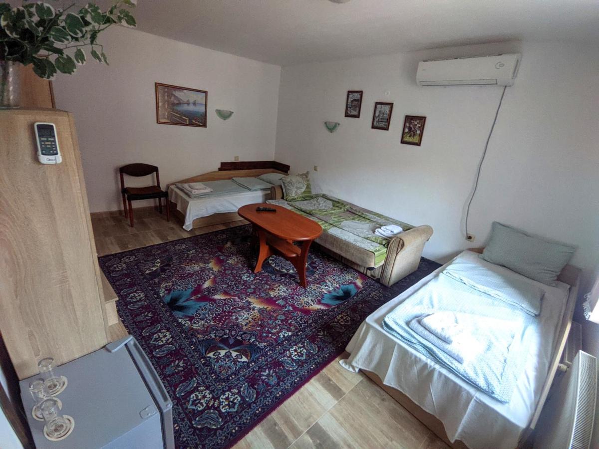 Guest House Perla Bačkovo Esterno foto