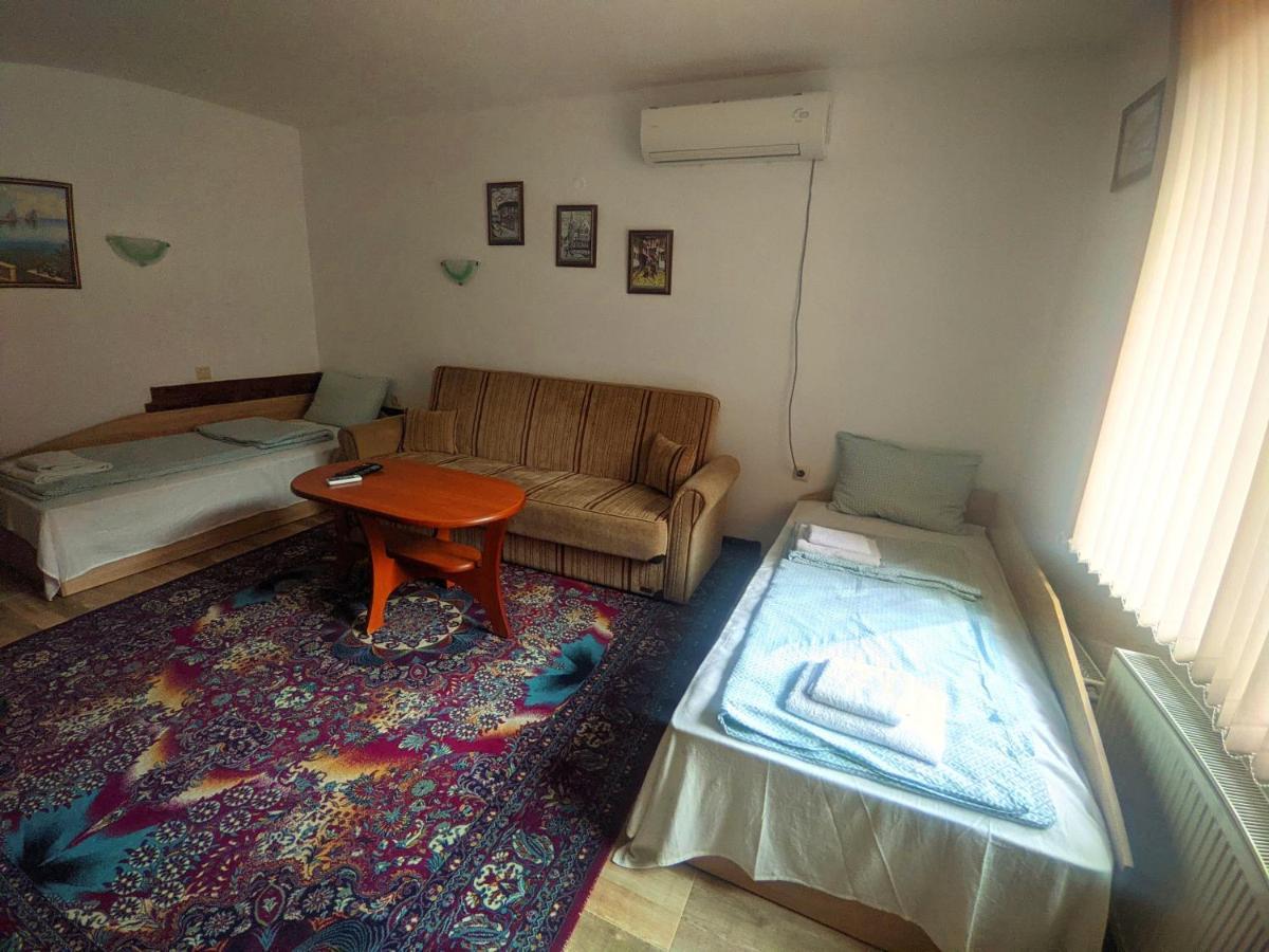 Guest House Perla Bačkovo Esterno foto