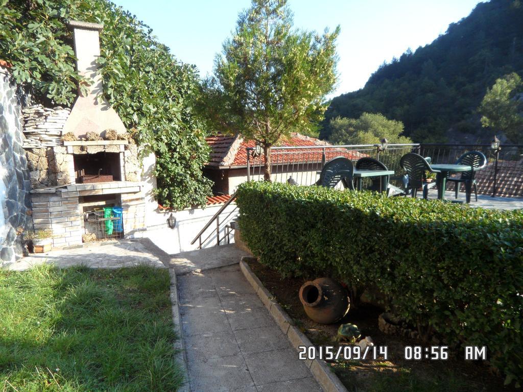 Guest House Perla Bačkovo Esterno foto