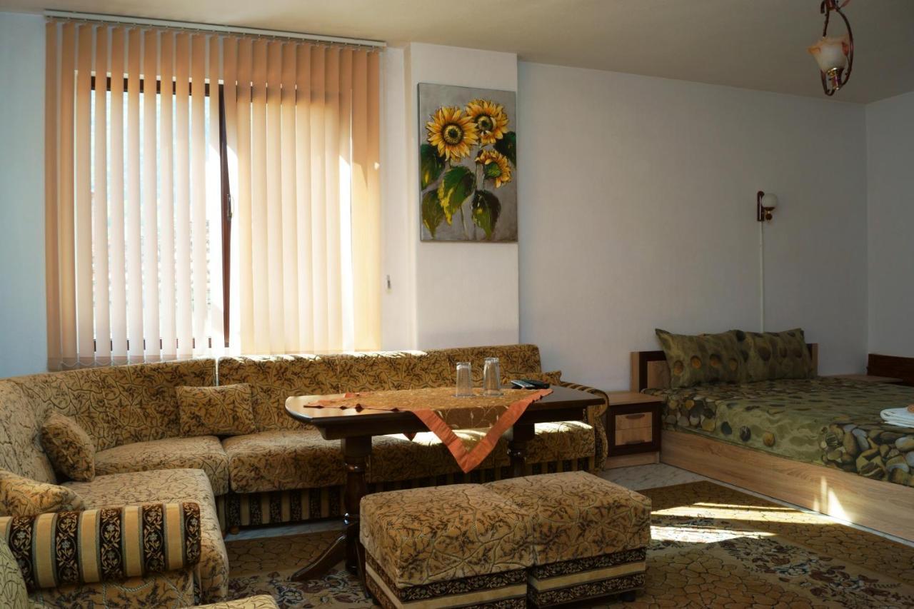 Guest House Perla Bačkovo Esterno foto