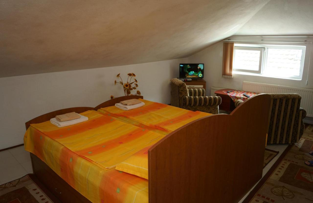 Guest House Perla Bačkovo Esterno foto